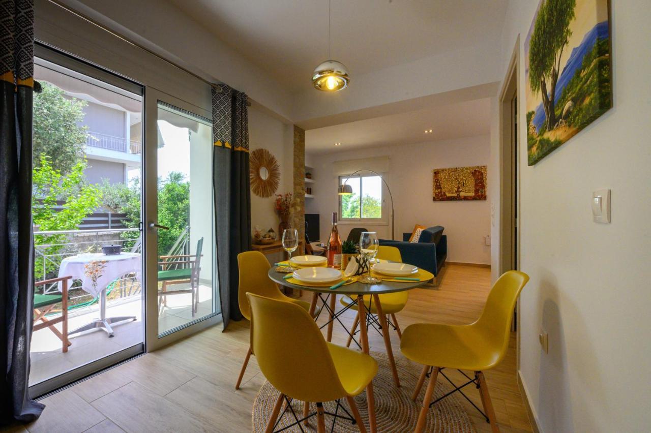 Chic Apartment In Nature, 5-Min Walk To The Beach Kalamata Exterior photo